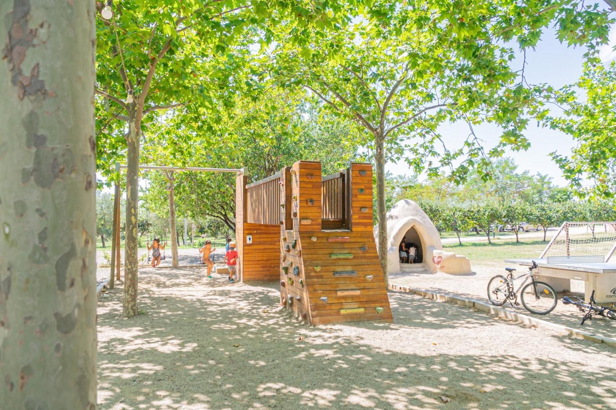 Ecologic Vinyols Camp Hotel Vinyols i Els Arcs Ngoại thất bức ảnh