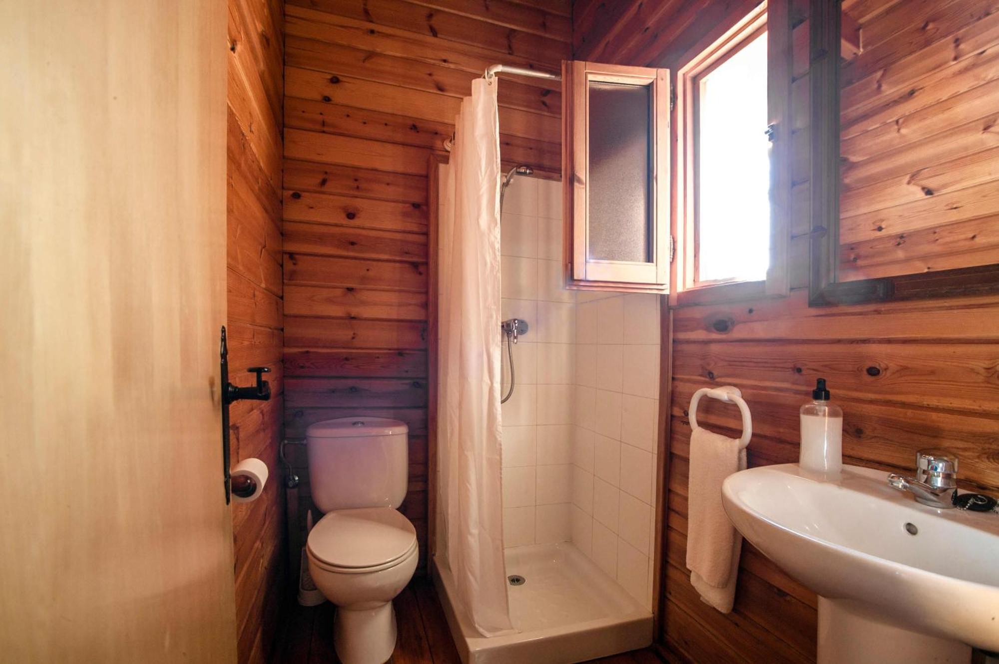 Ecologic Vinyols Camp Hotel Vinyols i Els Arcs Ngoại thất bức ảnh