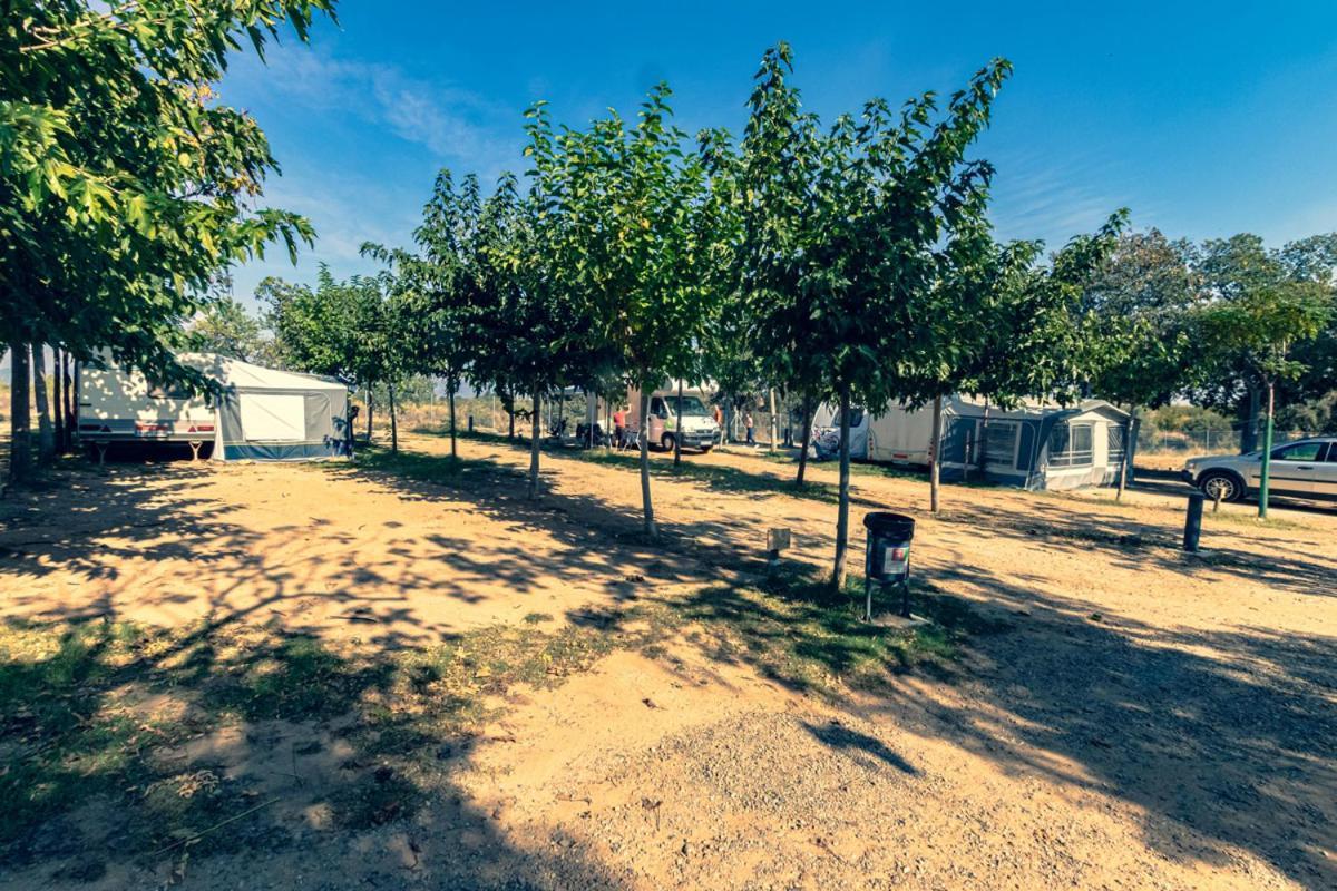 Ecologic Vinyols Camp Hotel Vinyols i Els Arcs Ngoại thất bức ảnh
